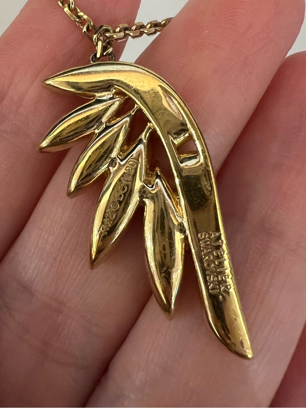 Atelier Swarovski Wonder Woman 1984 pendant necklace - Picture 6 of 6